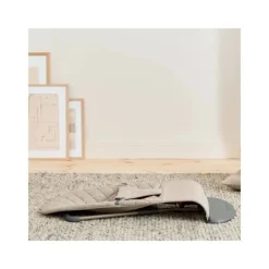 Baby Bjorn Bouncer Bliss Geweven Klassiek Quilt Zandgrijs><noscript><img width=