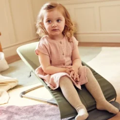 Baby Björn® Bouncer Bliss Cotton Kroonblad Quilt Zandgrijs><noscript><img width=