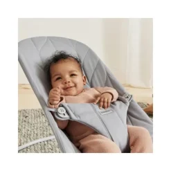 Baby Björn® Bouncer Bliss Cotton Kroonblad Quilt Zandgrijs><noscript><img width=