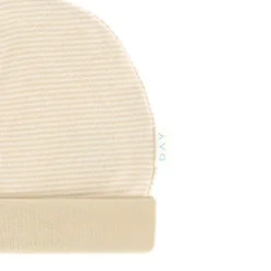 DAY Mutsje Gestreept - Cappucino - 0-6 Mnd><noscript><img width=