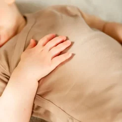 DAY Overslagromper Korte Mouw - Mocha - Mt. 50/56><noscript><img width=