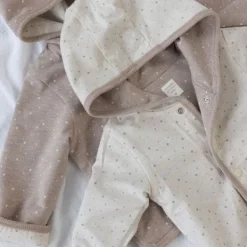 Feetje Jas Met Capuchon Omkeerbaar Print The Magic Is In You Taupe Melange 74><noscript><img width=