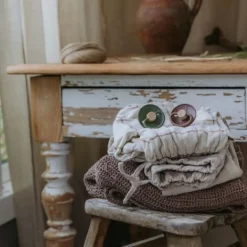 Frigg Fopspeen Little Viking Cocoa/Olive T1 0-6 mnd (2 stuks)><noscript><img width=