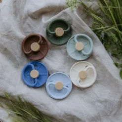 Frigg Fopspeen Little Viking Powder Blue/Cream T2 6-18 mnd (2 stuks)><noscript><img width=