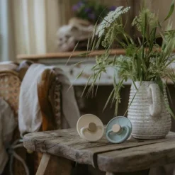 Frigg Fopspeen Little Viking Sage/Cream T1 0-6 mnd (2 stuks)><noscript><img width=