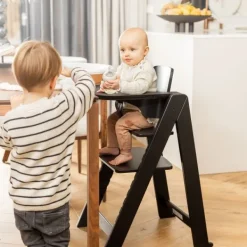 Kidsmill Up! Kinderstoel Incl. Houten Babyset - Oatmeal><noscript><img width=