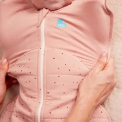 Love To Dream SwaddleUp™ 2.5 TOG - Fase 1 - Maat M - Olive Bees><noscript><img width=