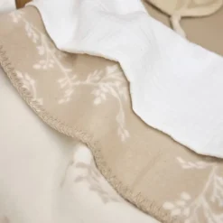 Meyco Baby Wiegdeken Geweven Branches Sand 75 x 100 cm><noscript><img width=