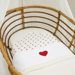 Meyco Baby Wieglaken Sweet Heart Red 75 x 100 cm><noscript><img width=