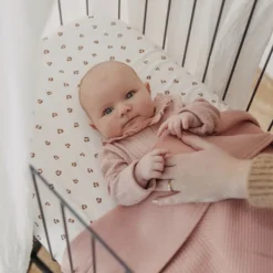 Meyco Hoeslaken Print - 70 x 140/150 cm - Jersey - Mini Panther Soft Pink><noscript><img width=