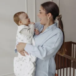 Meyco Slaapzak 4-Seizoenen - One Size - Jersey - Penguin Soft Sand><noscript><img width=