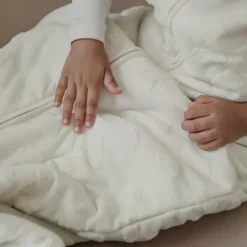 Meyco Studio Slaapzak Gevoerd - Clouds Natural - 110 cm><noscript><img width=