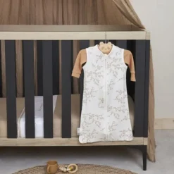 Meyco Zomerslaapzak - Branches - Sand - 70 cm><noscript><img width=