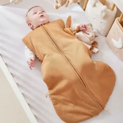 Noukie's B&M Slaapzak – 70 cm – Afritsbare mouwen – Jersey – Caramel><noscript><img width=