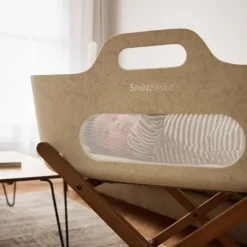 Snuz SnüzBaskit Moses Basket + Stand Set - Light Grey/Natural><noscript><img width=
